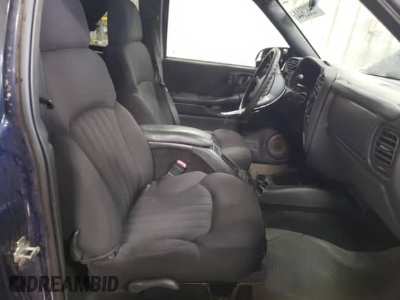 2005 Chevrolet Blazer z VIN 1GNCS18X65K101710, wystawiony jako Copart lot #76982844 z przebiegiem 129 988 mil mil oraz Szkoda całkowita • Salvage title. Historia ofert i sprzedaży dostępna na DreamBid. Obrazek 7.