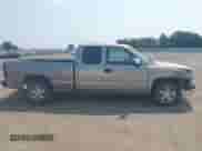 2000 Chevrolet Silverado 1500 LS z VIN 2GCEC19T8Y1312440, wystawiony jako IAAI lot #42914407 z przebiegiem 257 638 mil mil oraz . Historia ofert i sprzedaży dostępna na DreamBid. Obrazek 13.