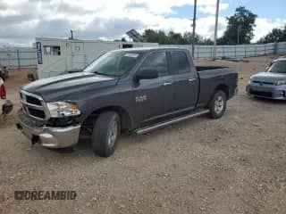 2017 Ram 1500 SLT z VIN 1C6RR6GG5HS650856, wystawiony jako Copart lot #83984445 z przebiegiem 113 247 mil mil oraz Szkoda całkowita • Salvage title. Historia ofert i sprzedaży dostępna na DreamBid. Obrazek 1.