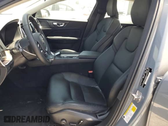 2022 Volvo S60 Inscription z VIN 7JRL12TL0NG174680, wystawiony jako Copart lot #64642315 z przebiegiem 43 524 mil mil oraz Czysty tytuł • Clean title. Historia ofert i sprzedaży dostępna na DreamBid. Obrazek 7.