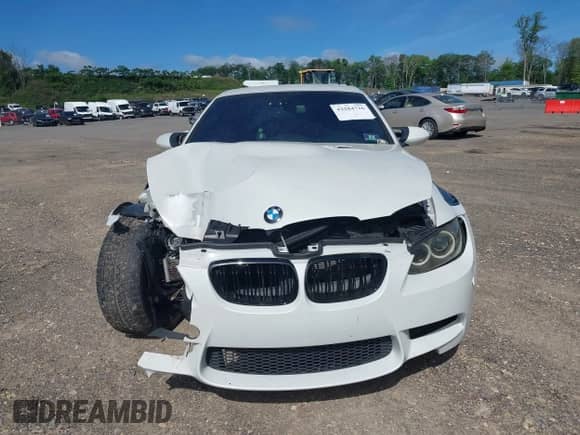 2011 BMW M3 z VIN WBSDX9C53BE783824, wystawiony jako IAAI lot #42284726 z przebiegiem 2 mil mil oraz . Historia ofert i sprzedaży dostępna na DreamBid. Obrazek 12.