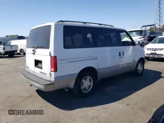2000 Chevrolet Astro z VIN 1GNDM19W6YB138636, wystawiony jako Copart lot #70530964 z przebiegiem Nie podano mil oraz Czysty tytuł • Clean title. Historia ofert i sprzedaży dostępna na DreamBid. Obrazek 3.
