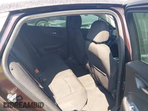 2020 Chevrolet Malibu LS z VIN 1G1ZC5ST5LF106330, wystawiony jako IAAI lot #43287810 z przebiegiem 144 130 mil mil oraz . Historia ofert i sprzedaży dostępna na DreamBid. Obrazek 8.