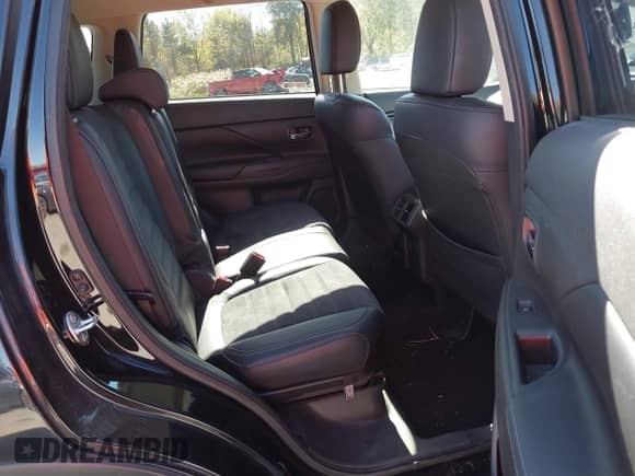 2019 Mitsubishi Outlander ES с VIN JA4AZ3A33KZ003150, выставлен на аукционе IAAI как лот 43463630 с пробегом 70 280 миль миль и . История ставок и продаж доступна на DreamBid. Изображение 8.