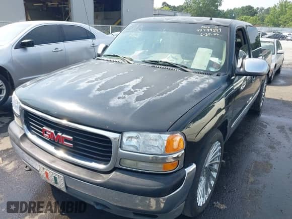 2001 GMC Sierra 1500 SLE z VIN 2GTEC19T811202770, wystawiony jako IAAI lot #42599297 z przebiegiem 281 186 mil mil oraz . Historia ofert i sprzedaży dostępna na DreamBid. Obrazek 2.