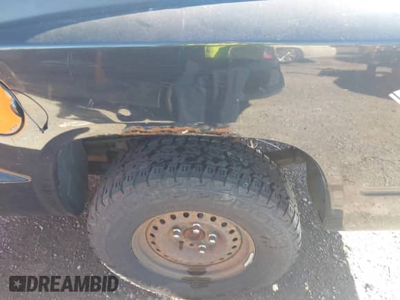 2005 Dodge Dakota SLT z VIN 1D7HW48N95S309895, wystawiony jako IAAI lot #43492807 z przebiegiem 190 085 mil mil oraz . Historia ofert i sprzedaży dostępna na DreamBid. Obrazek 6.