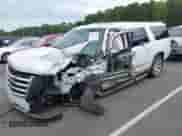 2019 Cadillac Escalade ESV Luxury с VIN 1GYS4HKJ7KR257246, выставлен на аукционе IAAI как лот 43197847 с пробегом Не указан миль и . История ставок и продаж доступна на DreamBid. Изображение 2.