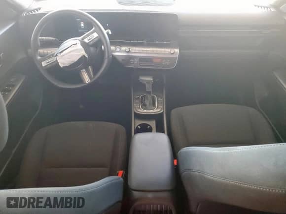 2025 Hyundai Kona SEL с VIN KM8HBCAB4SU245003, выставлен на аукционе Copart как лот 83981375 с пробегом 14 615 миль миль и Чистый • Clean title. История ставок и продаж доступна на DreamBid. Изображение 8.