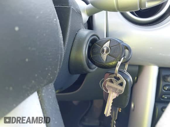 2005 MINI Hardtop с VIN WMWRC335X5TK61260, выставлен на аукционе IAAI как лот 43364075 с пробегом 64 999 миль миль и . История ставок и продаж доступна на DreamBid. Изображение 11.