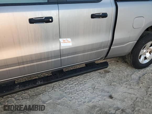 2023 Ram 1500 Big Horn z VIN 1C6RREBG3PN573970, wystawiony jako Copart lot #76163154 z przebiegiem 4 318 mil mil oraz Nie do naprawy • Non repairable. Historia ofert i sprzedaży dostępna na DreamBid. Obrazek 12.