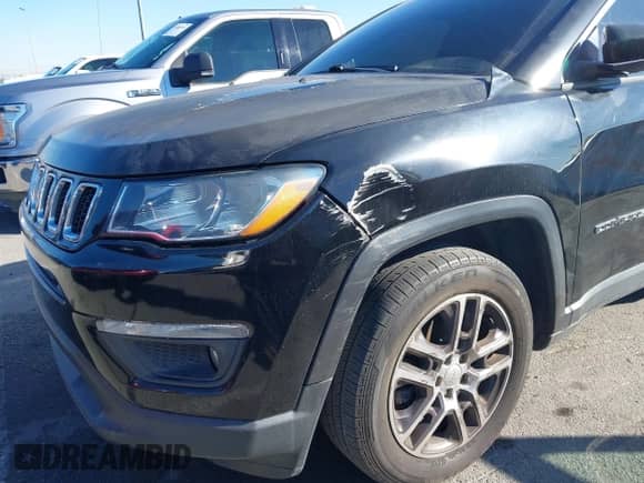 2018 Jeep Compass Latitude with VIN 3C4NJCBB4JT500329, listed as a IAAI auction lot 43486064 with 95,725 mi miles and . Bid and sale history available at DreamBid. Image 6.