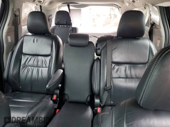 2019 Toyota Sienna SE with VIN 5TDXZ3DC7KS998173, listed as a Copart auction lot 82277075 with 182,512 mi miles and Salvage title. Bid and sale history available at DreamBid. Image 10.