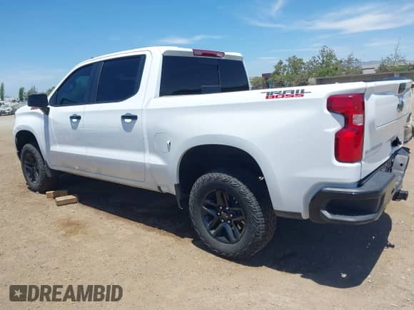 2024 Chevrolet Silverado 1500 LT Trail Boss z VIN 3GCUDFED5RG269642, wystawiony jako IAAI lot #42652273 z przebiegiem 25 972 mil mil oraz . Historia ofert i sprzedaży dostępna na DreamBid. Obrazek 3.