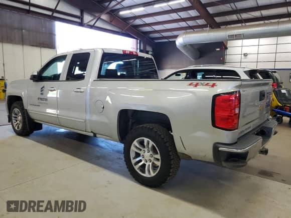 2019 Chevrolet Silverado 1500 LT with VIN 2GCVKPEC3K1123407, listed as a Copart auction lot 89509185 with 192,193 mi miles and Clean title. Bid and sale history available at DreamBid. Image 2.