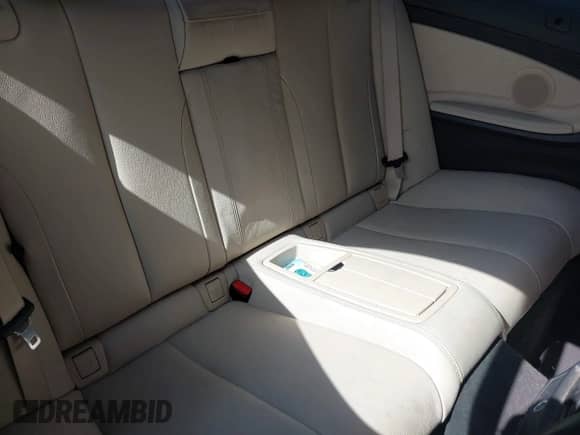 2015 BMW 4 Series 428i xDrive с VIN WBA3V9C54FP946514, выставлен на аукционе IAAI как лот 43334100 с пробегом 107 278 миль миль и . История ставок и продаж доступна на DreamBid. Изображение 8.