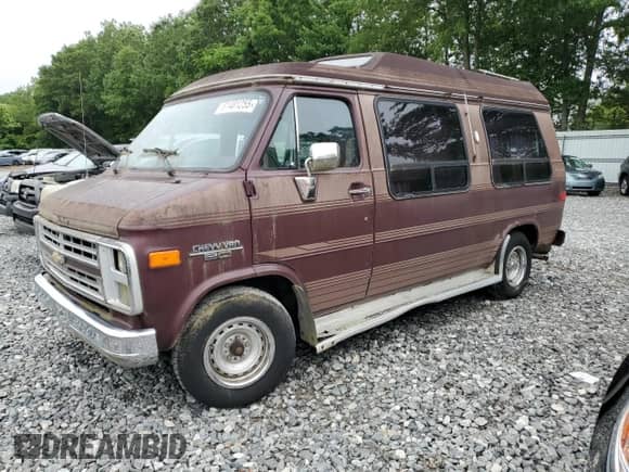 1988 Chevrolet Chevy Van с VIN 1GBEG25K9J7124336, выставлен на аукционе Copart как лот 61481255 с пробегом 613 557 миль миль и Чистый • Clean title. История ставок и продаж доступна на DreamBid. Изображение 1.