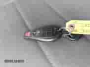 2013 Ram 1500 Express z VIN 1C6RR7KT3DS720228, wystawiony jako IAAI lot #42528357 z przebiegiem 138 295 mil mil oraz . Historia ofert i sprzedaży dostępna na DreamBid. Obrazek 11.