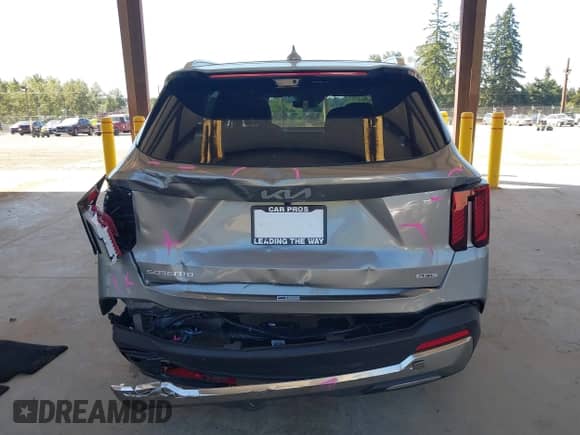 2025 Kia Sorento SX Prestige с VIN KNDRMDJH5S5405025, выставлен на аукционе IAAI как лот 43056478 с пробегом 4 619 миль миль и . История ставок и продаж доступна на DreamBid. Изображение 17.