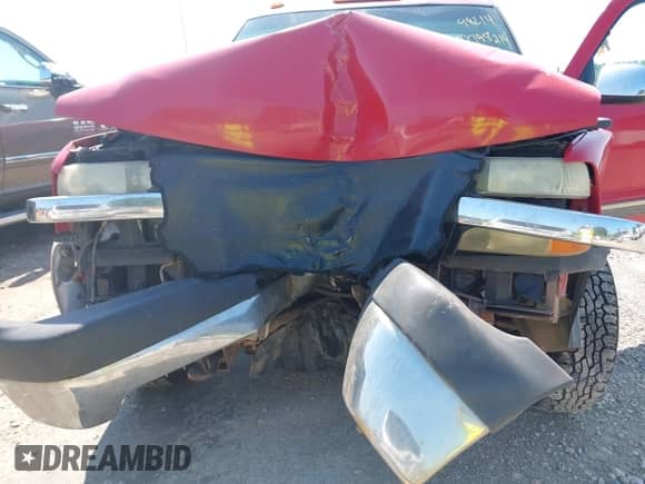 2002 Chevrolet Silverado 2500HD LT с VIN 1GCHK29112E303783, выставлен на аукционе IAAI как лот 42798214 с пробегом Не указан миль и . История ставок и продаж доступна на DreamBid. Изображение 6.