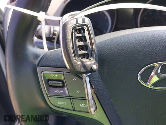 2014 Hyundai Santa Fe с VIN 5XYZU3LB5EG193418, выставлен на аукционе IAAI как лот 43197768 с пробегом 223 746 миль миль и . История ставок и продаж доступна на DreamBid. Изображение 11.