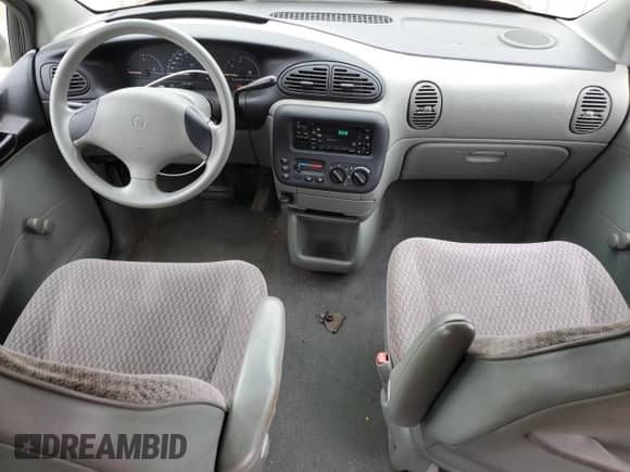 2000 Dodge Caravan with VIN 2B4FP25B7YR512719, listed as a Copart auction lot 83439784 with 74,236 mi miles and Clean title. Bid and sale history available at DreamBid. Image 8.