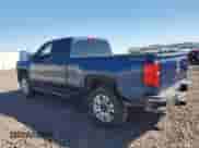2017 Chevrolet Silverado 2500HD Work Truck z VIN 1GC2KUEG0HZ151797, wystawiony jako Copart lot #67667085 z przebiegiem 225 607 mil mil oraz Szkoda całkowita • Salvage title. Historia ofert i sprzedaży dostępna na DreamBid. Obrazek 2.