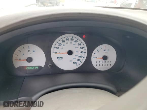 2006 Dodge Caravan SE with VIN 1D4GP25R66B615729, listed as a Copart auction lot 84904945 with 208,279 mi miles and Clean title. Bid and sale history available at DreamBid. Image 9.