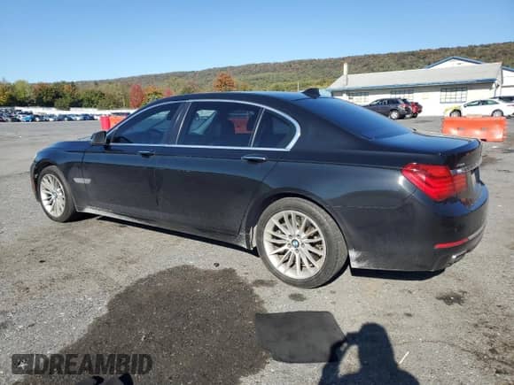 2014 BMW 7 Series ALPINA B7 xDrive z VIN WBAYF8C57ED141815, wystawiony jako Copart lot #82578995 z przebiegiem 112 769 mil mil oraz Szkoda całkowita • Salvage title. Historia ofert i sprzedaży dostępna na DreamBid. Obrazek 2.