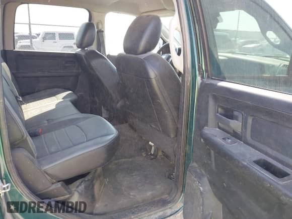 2022 Ram 1500 Tradesman z VIN 3C6RR7KG4NG224804, wystawiony jako IAAI lot #41922878 z przebiegiem 125 963 mil mil oraz . Historia ofert i sprzedaży dostępna na DreamBid. Obrazek 8.