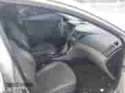 2011 Hyundai Sonata Limited z VIN 5NPEC4AC7BH144776, wystawiony jako IAAI lot #43414380 z przebiegiem 194 021 mil mil oraz . Historia ofert i sprzedaży dostępna na DreamBid. Obrazek 5.