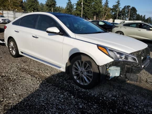 2015 Hyundai Sonata Sport с VIN 5NPE34AF2FH091033, выставлен на аукционе Copart как лот 87308665 с пробегом 93 704 миль миль и Списание • Salvage title. История ставок и продаж доступна на DreamBid. Изображение 4.