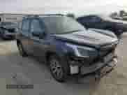 2022 Subaru Forester Premium z VIN JF2SKAEC5NH477870, wystawiony jako Copart lot #70214875 z przebiegiem 52 331 mil mil oraz Szkoda całkowita • Salvage title. Historia ofert i sprzedaży dostępna na DreamBid. Obrazek 4.