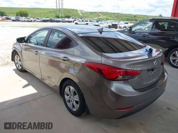 2016 Hyundai Elantra Value Edition с VIN 5NPDH4AE3GH671901, выставлен на аукционе IAAI как лот 43242759 с пробегом 106 865 миль миль и . История ставок и продаж доступна на DreamBid. Изображение 3.