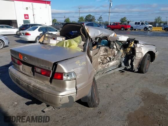 1999 Toyota Camry LE с VIN 4T1BG22KXXU517917, выставлен на аукционе IAAI как лот 43150466 с пробегом Не указан миль и . История ставок и продаж доступна на DreamBid. Изображение 6.