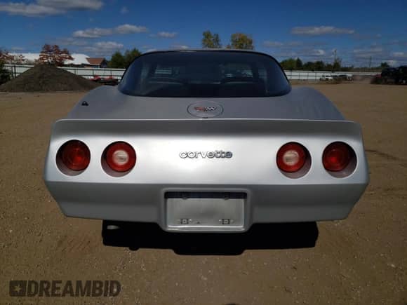 1982 Chevrolet Corvette с VIN 1G1AY8788C5101584, выставлен на аукционе Copart как лот 72815094 с пробегом 83 932 миль миль и Списание • Salvage title. История ставок и продаж доступна на DreamBid. Изображение 6.