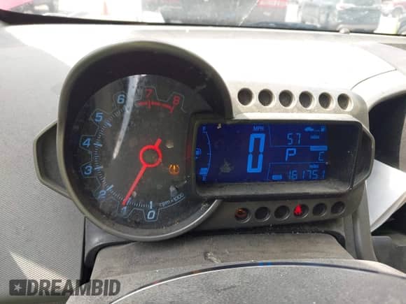 2013 Chevrolet Sonic LT с VIN 1G1JC6SH5D4172355, выставлен на аукционе IAAI как лот 43259638 с пробегом 161 751 миль миль и . История ставок и продаж доступна на DreamBid. Изображение 7.