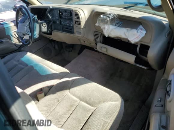 1997 Chevrolet Silverado 1500 with VIN 1GCEC14R6VZ252916, listed as a Copart auction lot 51365375 with 198,152 mi miles and Salvage title. Bid and sale history available at DreamBid. Image 8.