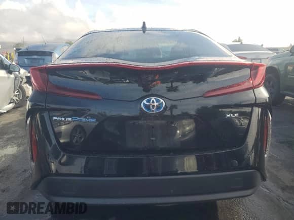 2020 Toyota Prius XLE with VIN JTDKARFP2L3149009, listed as a Copart auction lot 82362495 with 52,728 mi miles and Salvage title. Bid and sale history available at DreamBid. Image 6.