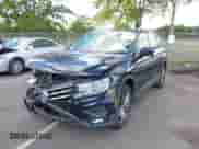 2020 Volkswagen Tiguan SE с VIN 3VV2B7AXXLM152054, выставлен на аукционе IAAI как лот 43108284 с пробегом 72 087 миль миль и . История ставок и продаж доступна на DreamBid. Изображение 2.