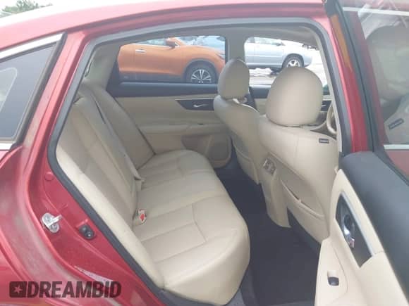 2016 Nissan Altima SV z VIN 1N4AL3AP0GC165666, wystawiony jako IAAI lot #42901004 z przebiegiem 130 580 mil mil oraz . Historia ofert i sprzedaży dostępna na DreamBid. Obrazek 8.