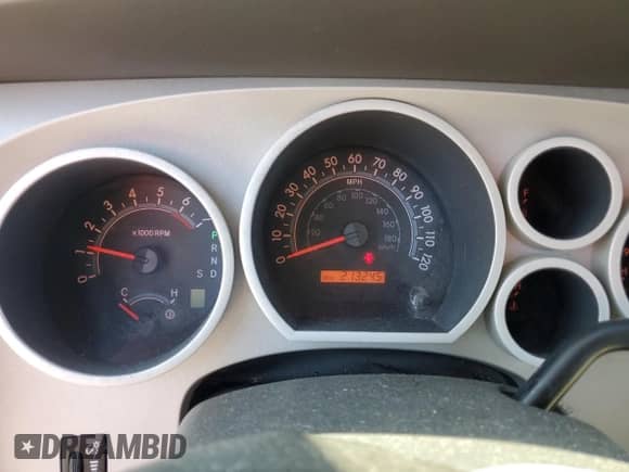 2007 Toyota Tundra SR5 z VIN 5TBET54107S455315, wystawiony jako Copart lot #68224025 z przebiegiem 213 245 mil mil oraz Czysty tytuł • Clean title. Historia ofert i sprzedaży dostępna na DreamBid. Obrazek 9.