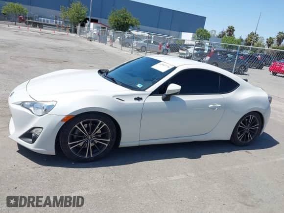 2014 Scion FR-S z VIN JF1ZNAA12E8707315, wystawiony jako IAAI lot #42087736 z przebiegiem 88 157 mil mil oraz . Historia ofert i sprzedaży dostępna na DreamBid. Obrazek 14.