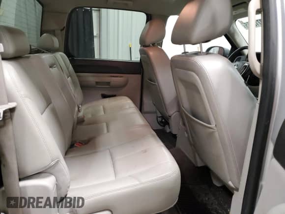 2011 Chevrolet Silverado 1500 LT z VIN 3GCPKSEA7BG284165, wystawiony jako Copart lot #50710955 z przebiegiem 197 874 mil mil oraz Szkoda całkowita • Salvage title. Historia ofert i sprzedaży dostępna na DreamBid. Obrazek 10.