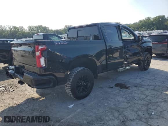 2021 Chevrolet Silverado 1500 LT Trail Boss with VIN 3GCPYFEL7MG218869, listed as a Copart auction lot 80204525 with 38,569 mi miles and Salvage title. Bid and sale history available at DreamBid. Image 3.