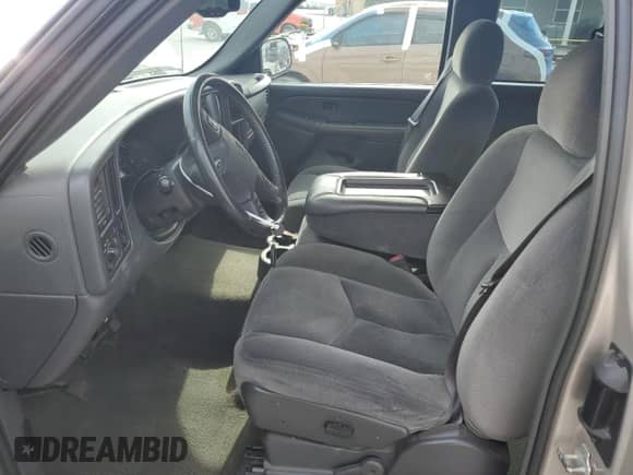 2005 GMC Sierra 1500 SLE z VIN 1GTEC19TX5Z358273, wystawiony jako Copart lot #56837975 z przebiegiem 111 223 mil mil oraz Szkoda całkowita • Salvage title. Historia ofert i sprzedaży dostępna na DreamBid. Obrazek 7.