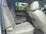 2016 Cadillac Escalade ESV Premium Collection z VIN 1GYS4JKJ7GR192641, wystawiony jako Copart lot #84586075 z przebiegiem 269 885 mil mil oraz Czysty tytuł • Clean title. Historia ofert i sprzedaży dostępna na DreamBid. Obrazek 11.