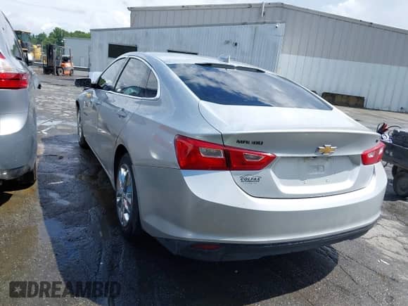 2016 Chevrolet Malibu LT z VIN 1G1ZE5ST3GF307594, wystawiony jako IAAI lot #42651949 z przebiegiem 108 369 mil mil oraz . Historia ofert i sprzedaży dostępna na DreamBid. Obrazek 3.