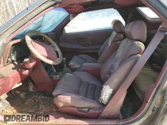 1989 Dodge Daytona with VIN 1B3XG74A5KG113363, listed as a Copart auction lot 88239065 with 209,485 mi miles and Salvage title. Bid and sale history available at DreamBid. Image 7.