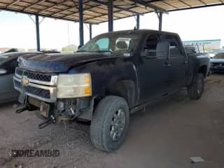 2011 Chevrolet Silverado 3500HD SRW LT z VIN 1GC4K0C84BF207164, wystawiony jako Copart lot #68499365 z przebiegiem 220 687 mil mil oraz Szkoda całkowita • Salvage title. Historia ofert i sprzedaży dostępna na DreamBid. Obrazek 1.
