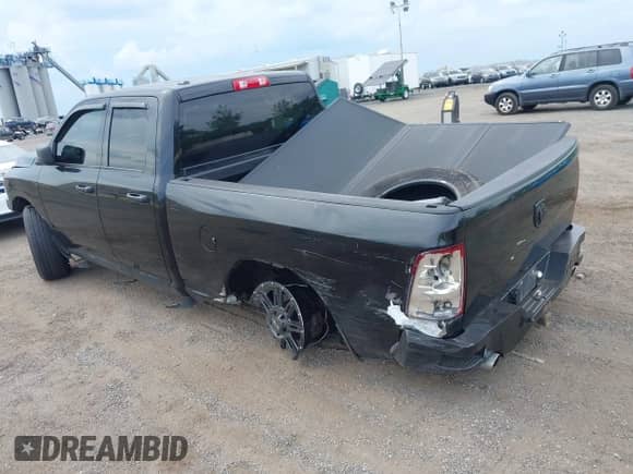 2014 Ram 1500 Express z VIN 1C6RR7FT5ES274384, wystawiony jako IAAI lot #42949313 z przebiegiem 179 200 mil mil oraz . Historia ofert i sprzedaży dostępna na DreamBid. Obrazek 3.